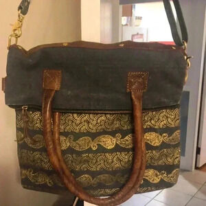 Mona B crossbody bag